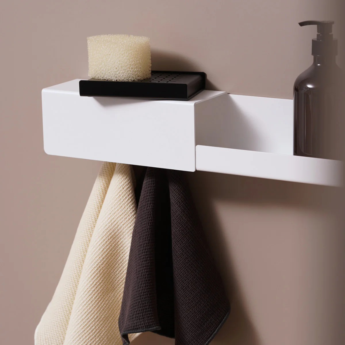 NICE shelf with hooks - Image 5