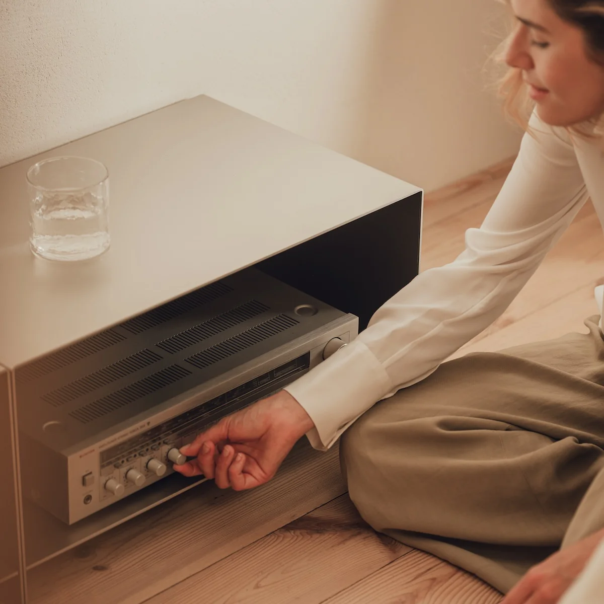 RAWW table / storage unit - Image 6
