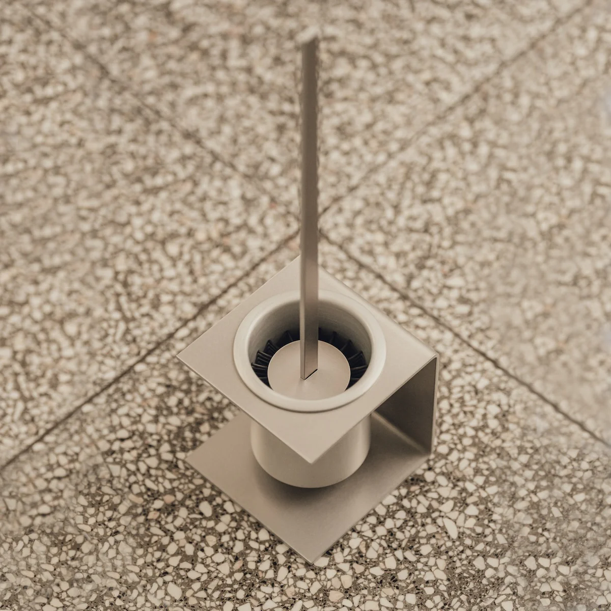 RAWW toilet brush holder - Image 3