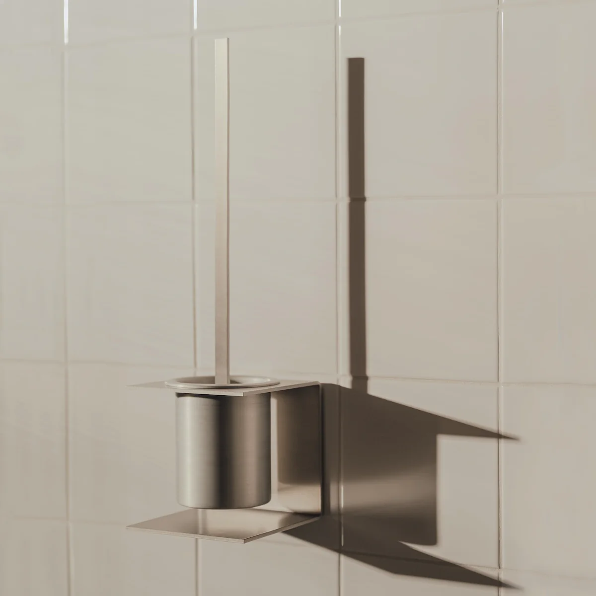 RAWW toilet brush holder - Image 4