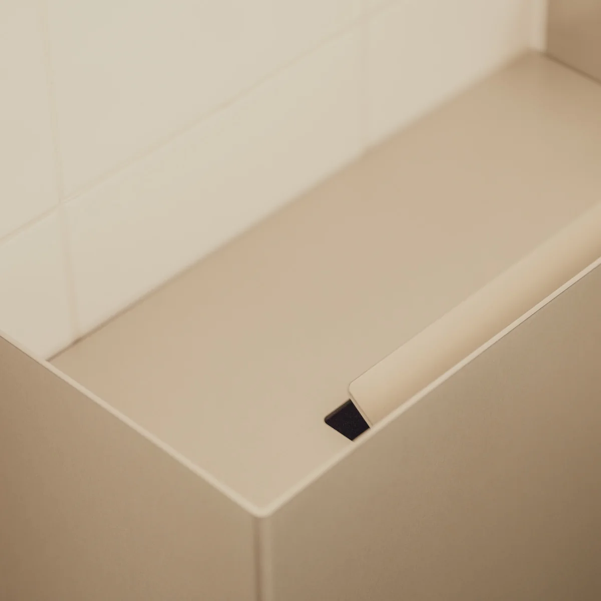 RAWW wall-mounted bin - Image 2