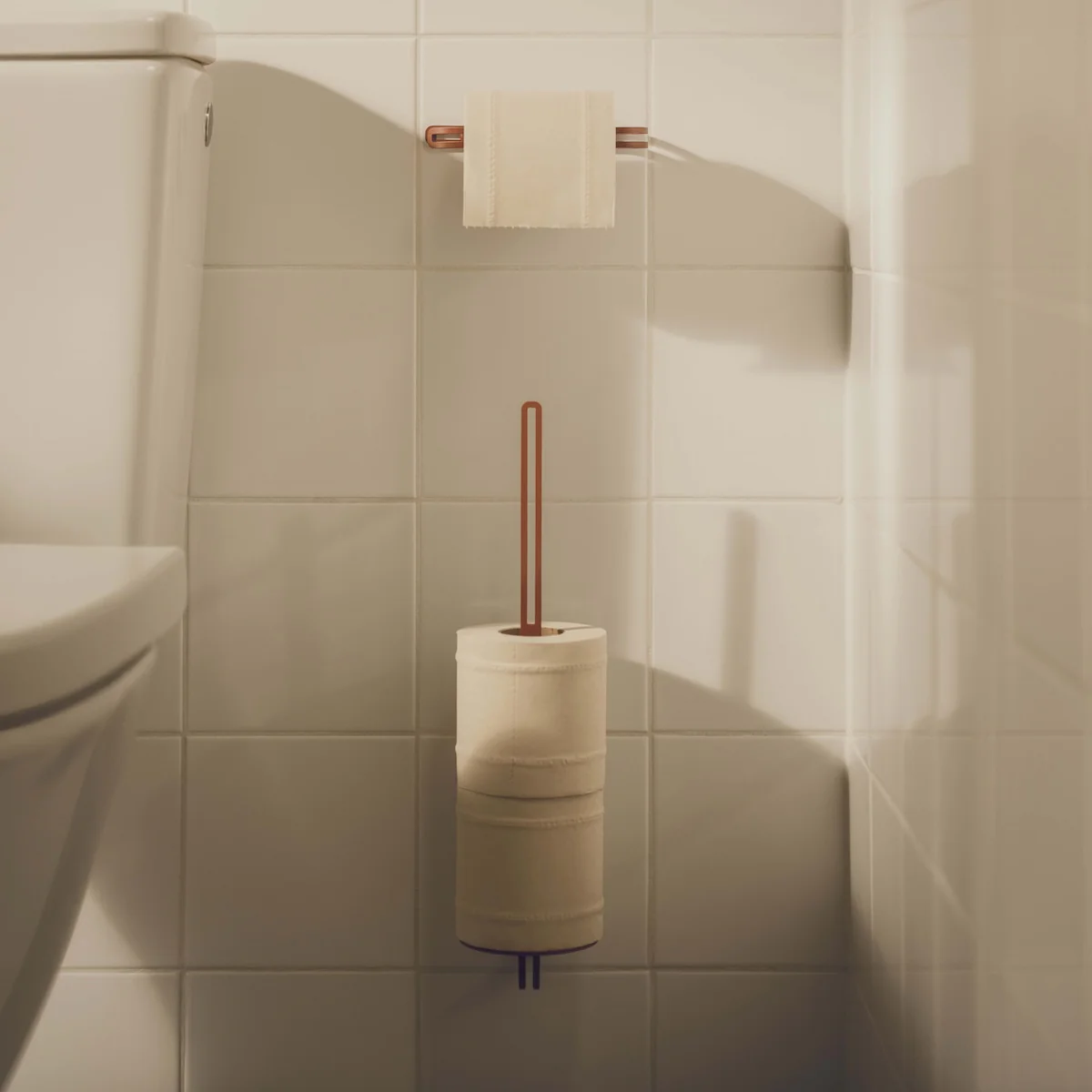 SOFIA toilet paper holder - Image 5
